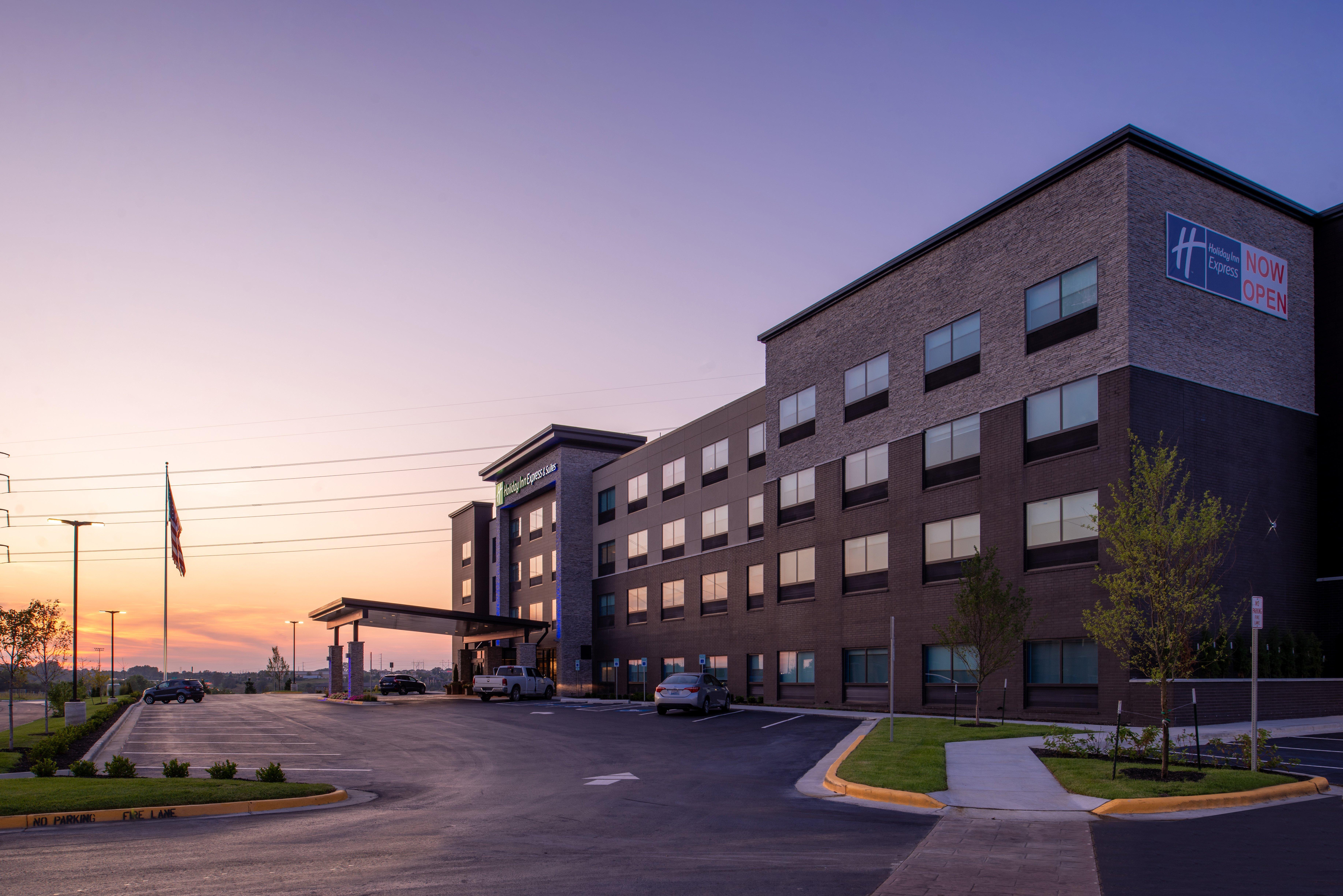 Holiday Inn Express & Suites - Olathe West By Ihg Экстерьер фото