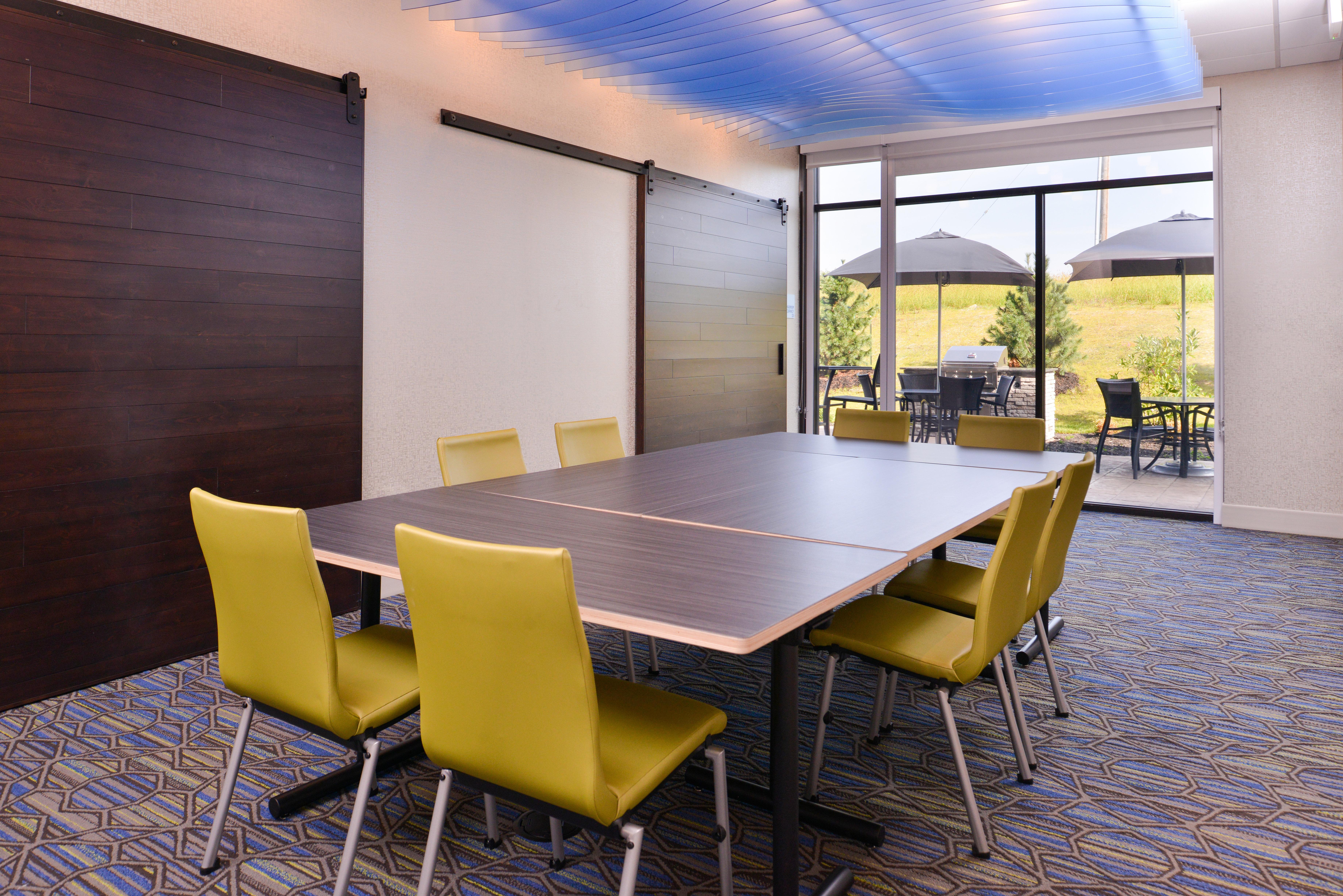 Holiday Inn Express & Suites - Olathe West By Ihg Экстерьер фото
