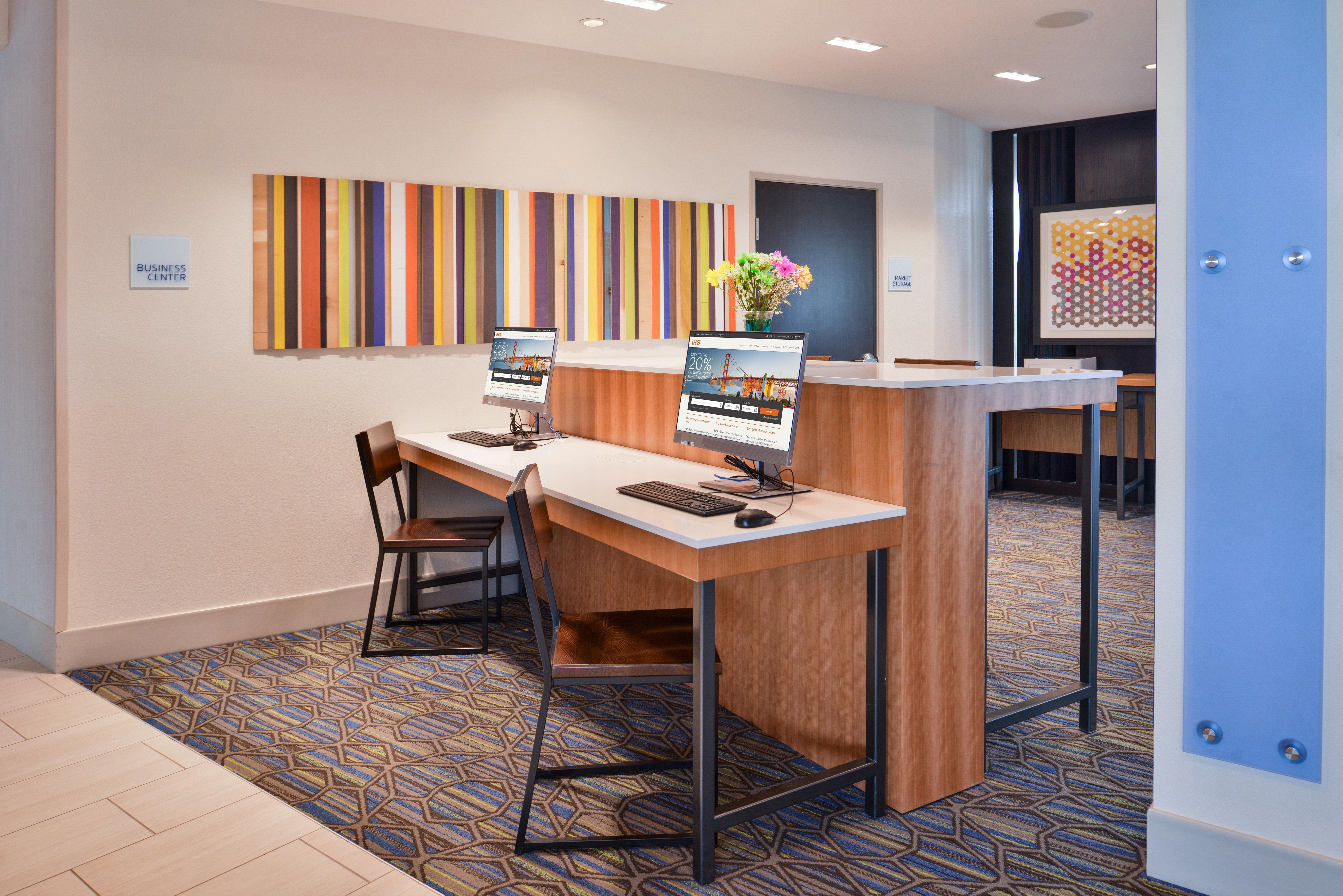 Holiday Inn Express & Suites - Olathe West By Ihg Экстерьер фото