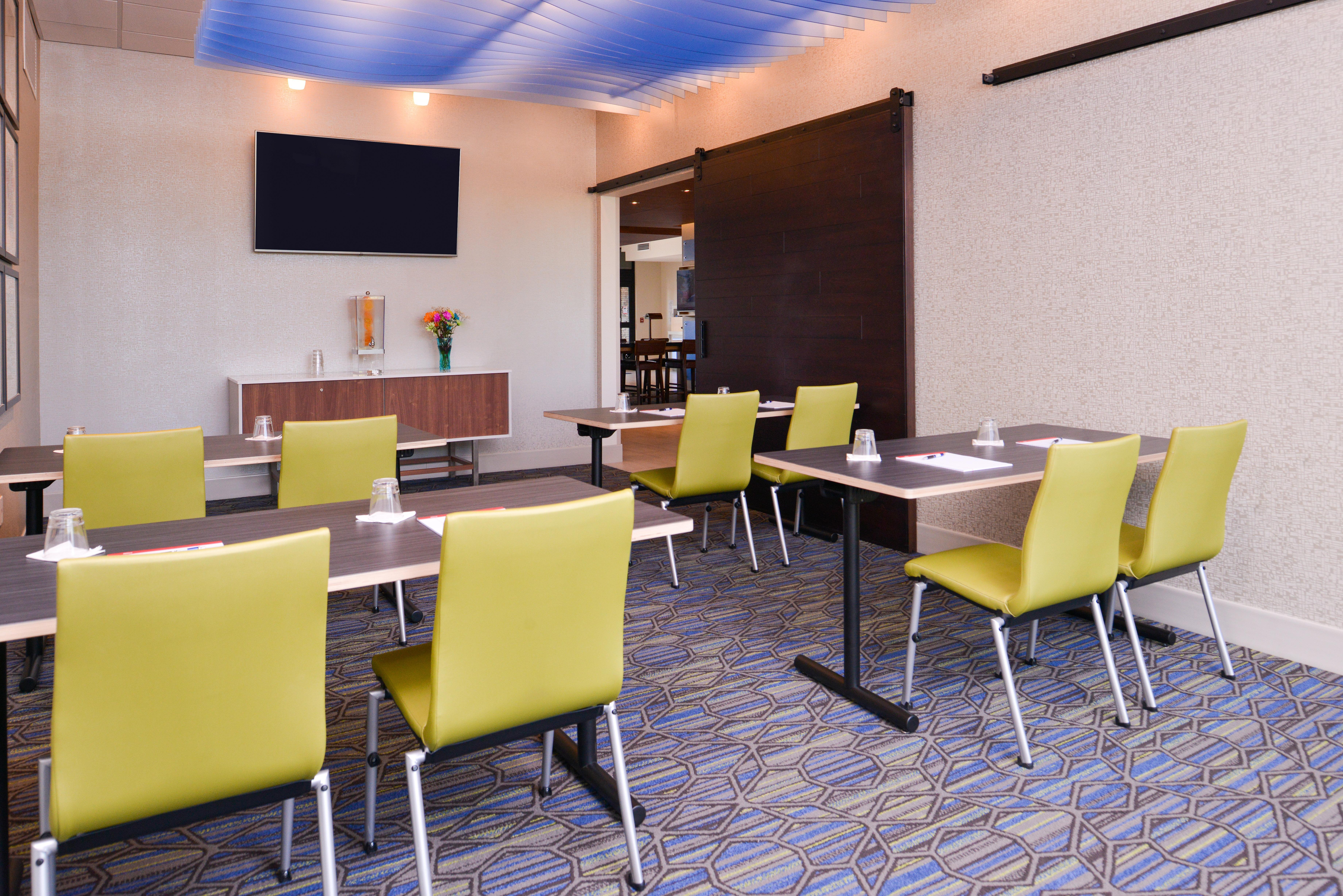 Holiday Inn Express & Suites - Olathe West By Ihg Экстерьер фото