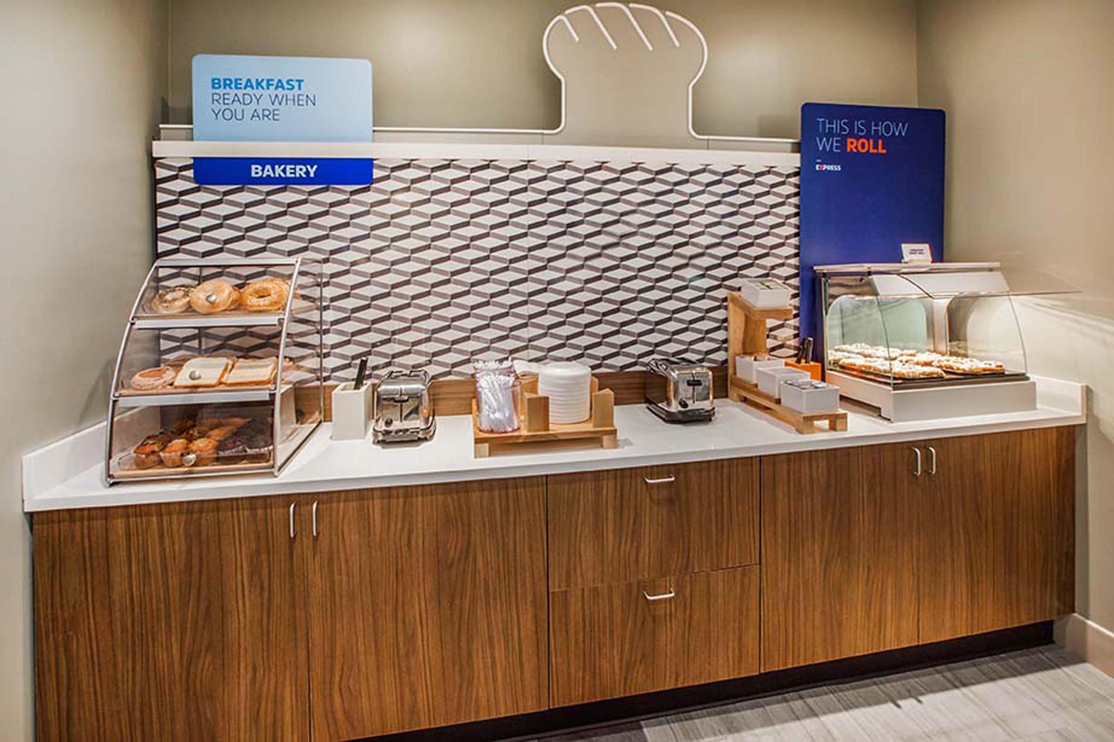 Holiday Inn Express & Suites - Olathe West By Ihg Экстерьер фото